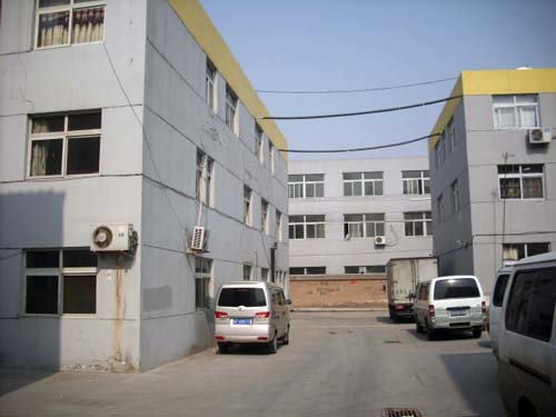 南中轴路边六环外为明食品厂车间设备转让